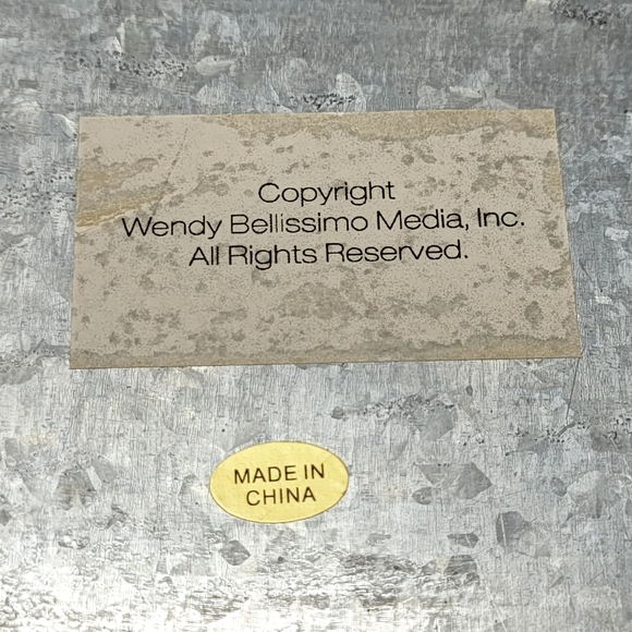 DECORATIVE METAL SIGN "LET'S STAY HOME" BY WENDY BELLISSIMO - Picture 7 of 9